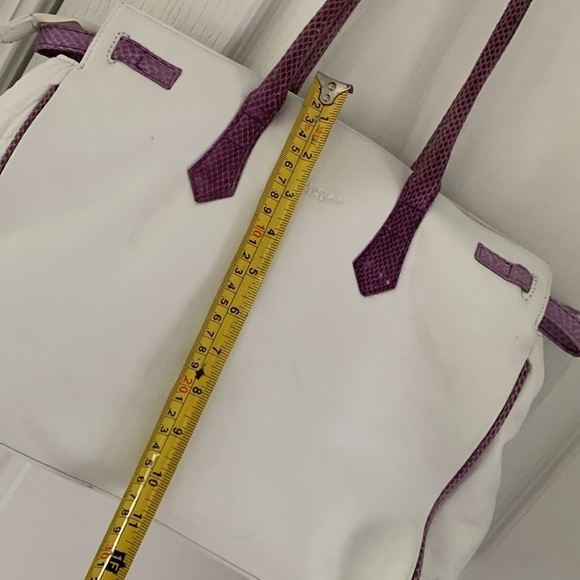 Tosca Blu Shoulder Bag white purple‎ with flowers appliqué snake texture details - Picture 6 of 16